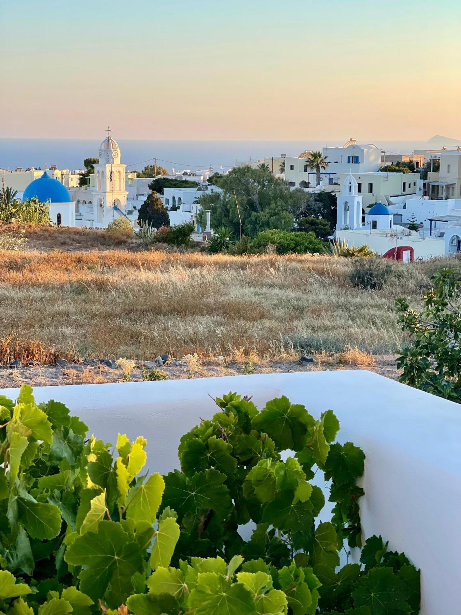 White Harmony Suites Megalochori  Buitenkant foto