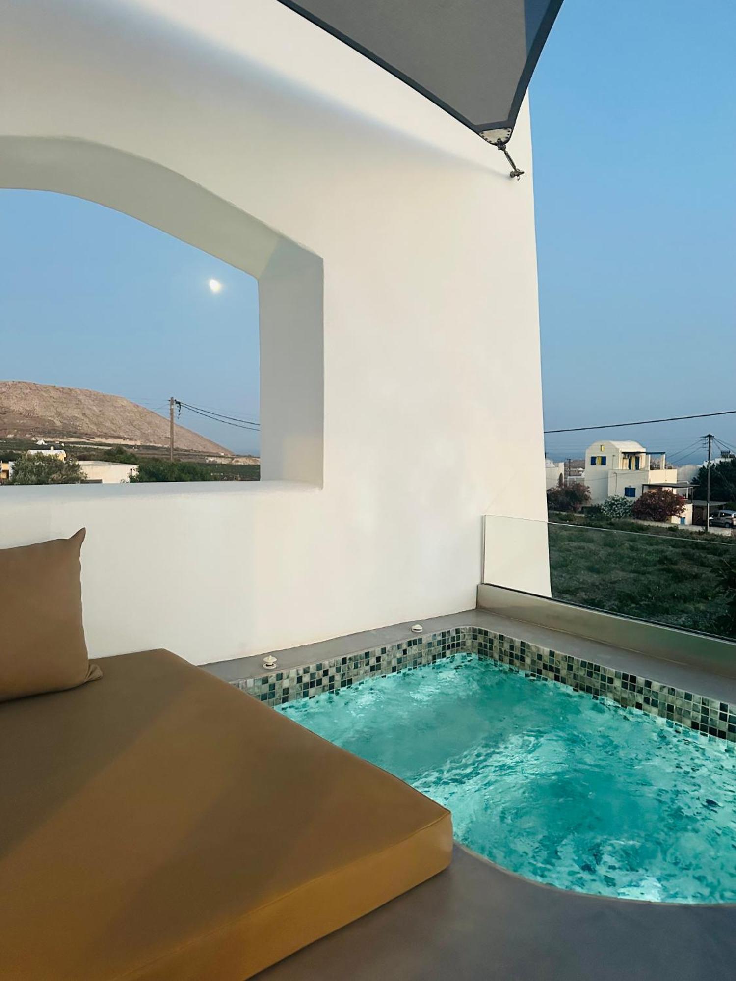 White Harmony Suites Megalochori  Buitenkant foto